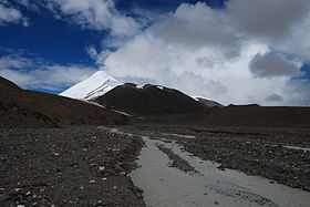 Гора  Юйчжу (англ.)русск. (Соб-Гангри) (6178 м), в восточной части хребта Бокалыктаг